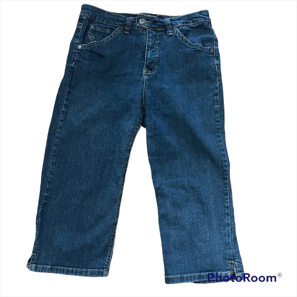 Gloria Vanderbilt The Perfect Fit 5 Pocket Back Flap Medium Wash Denim Capri 12